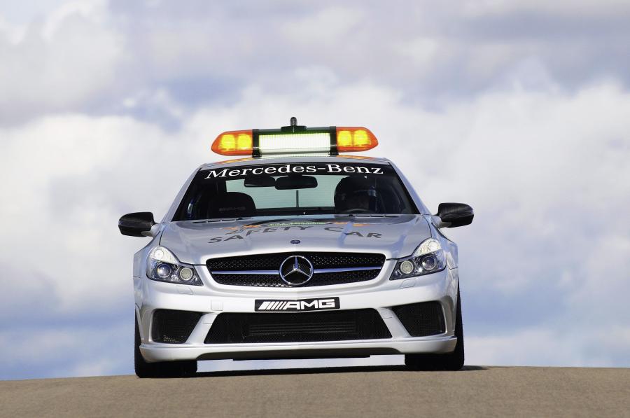  Mercedes-Benz SL63 AMG F1 Safety Car 2009 года  (фото 11 из 33)